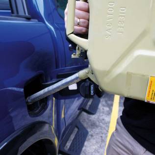 Flexible Metal Pourer For Diesel With Diesel Nozzle